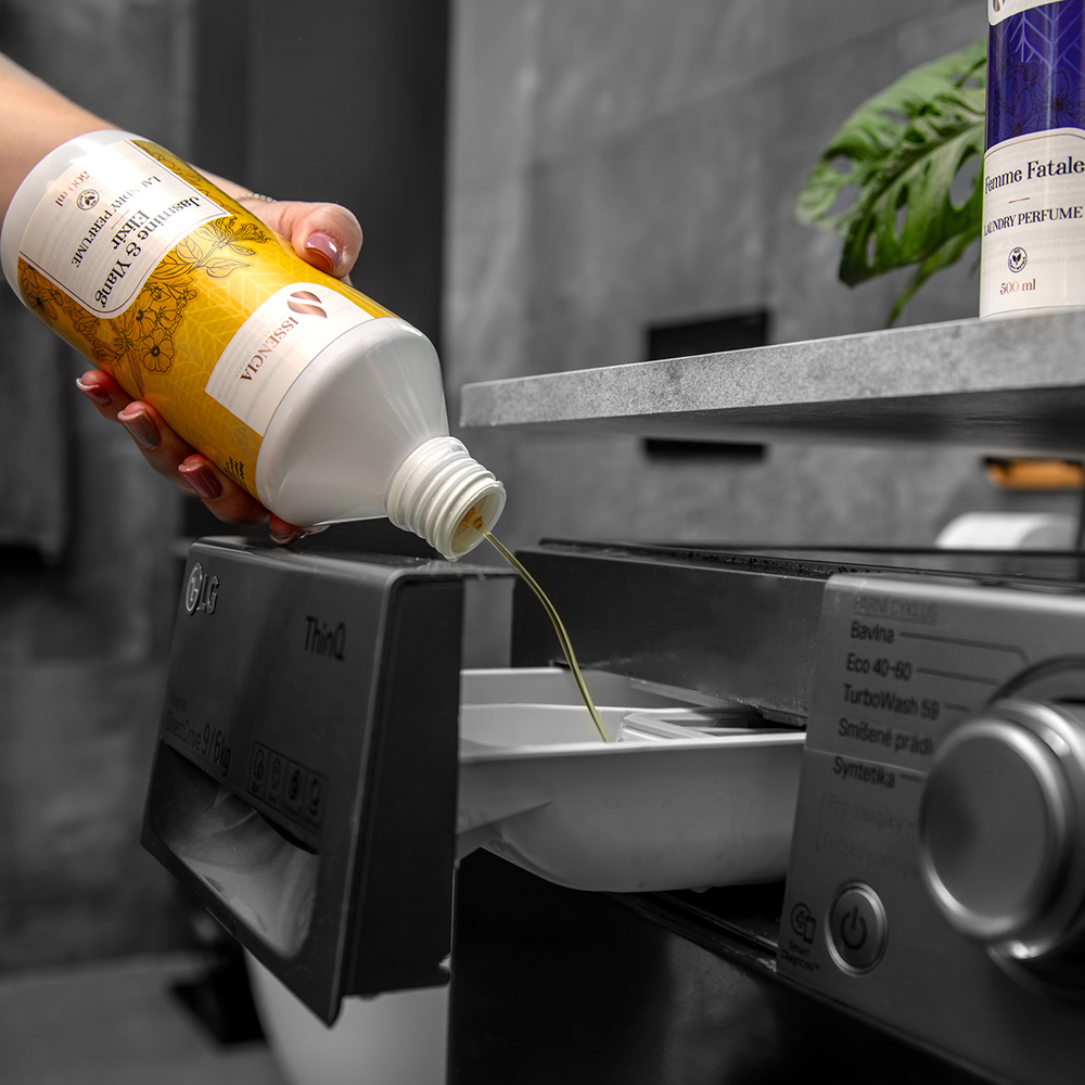 Môžete nalievať aj priamo z fľaštičky, podľa potreby.